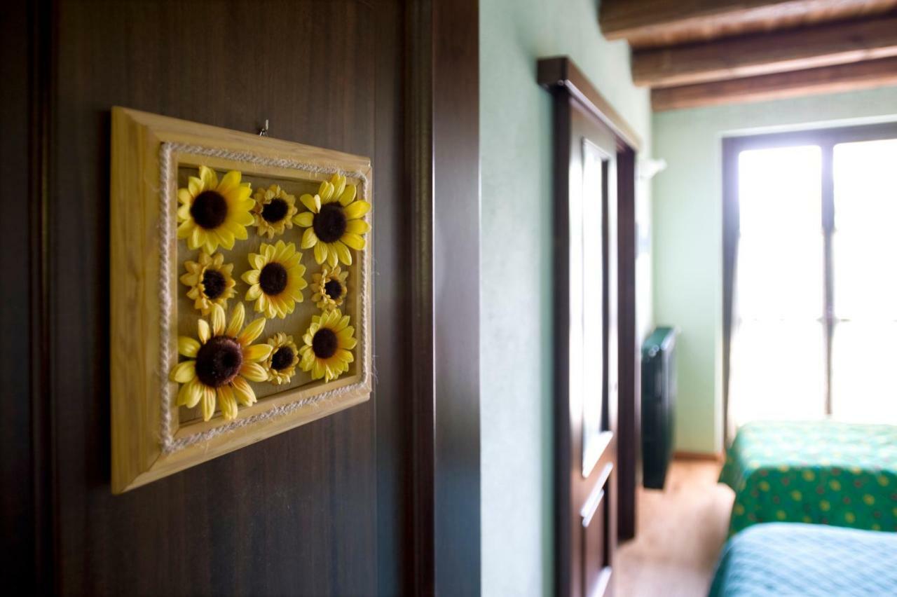 Cascina Il Ginepro Pension Sinio Buitenkant foto
