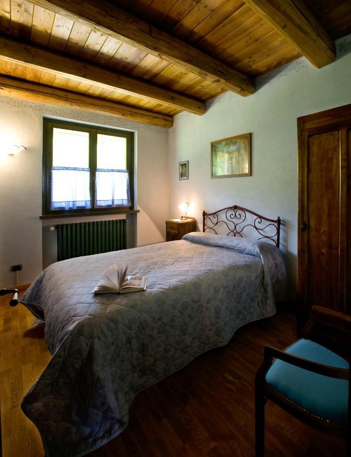 Cascina Il Ginepro Pension Sinio Buitenkant foto